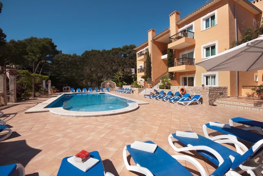 Pinos Altos Apartments Cala de Sant Vicenc Buitenkant foto