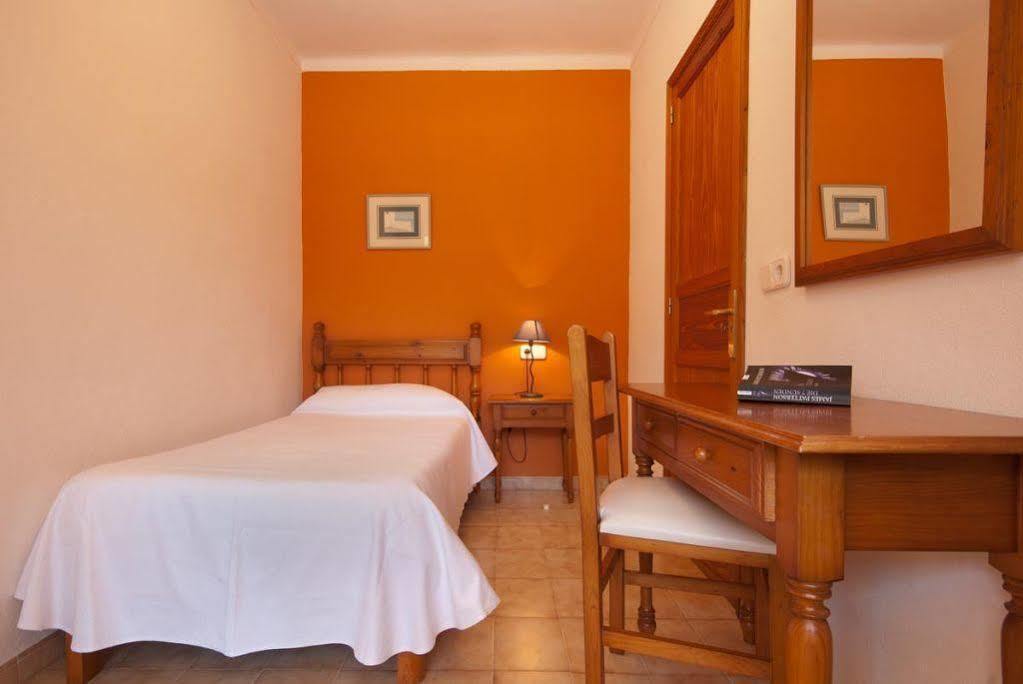 Pinos Altos Apartments Cala de Sant Vicenc Buitenkant foto