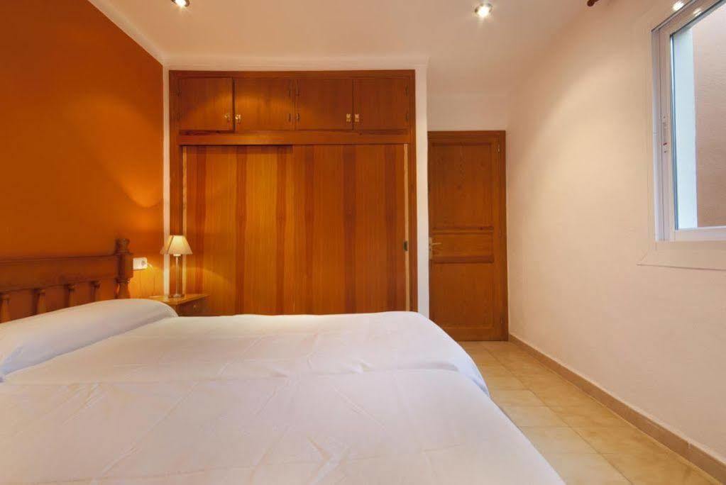 Pinos Altos Apartments Cala de Sant Vicenc Buitenkant foto