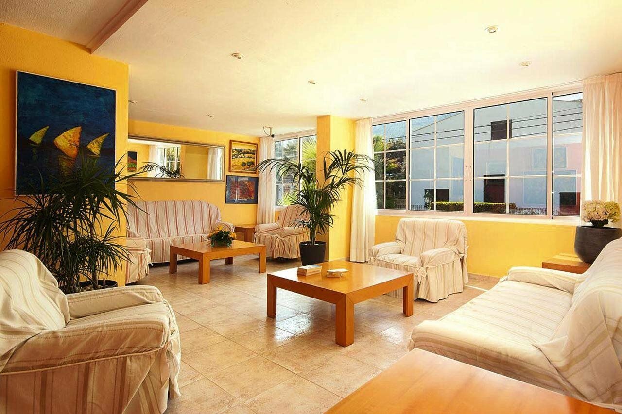 Pinos Altos Apartments Cala de Sant Vicenc Buitenkant foto